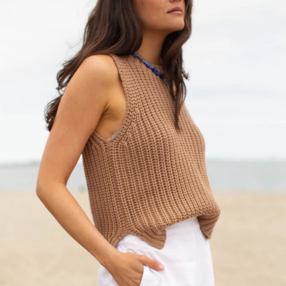 NWT Marea Sleeveless Chunky Knit Tank Top in Camel - Picture 2 of 8